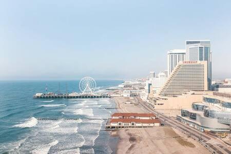 2Br 3Ba Ocean Front Condo On The Boardwalk Cozysuites Atlantic City Exteriör bild